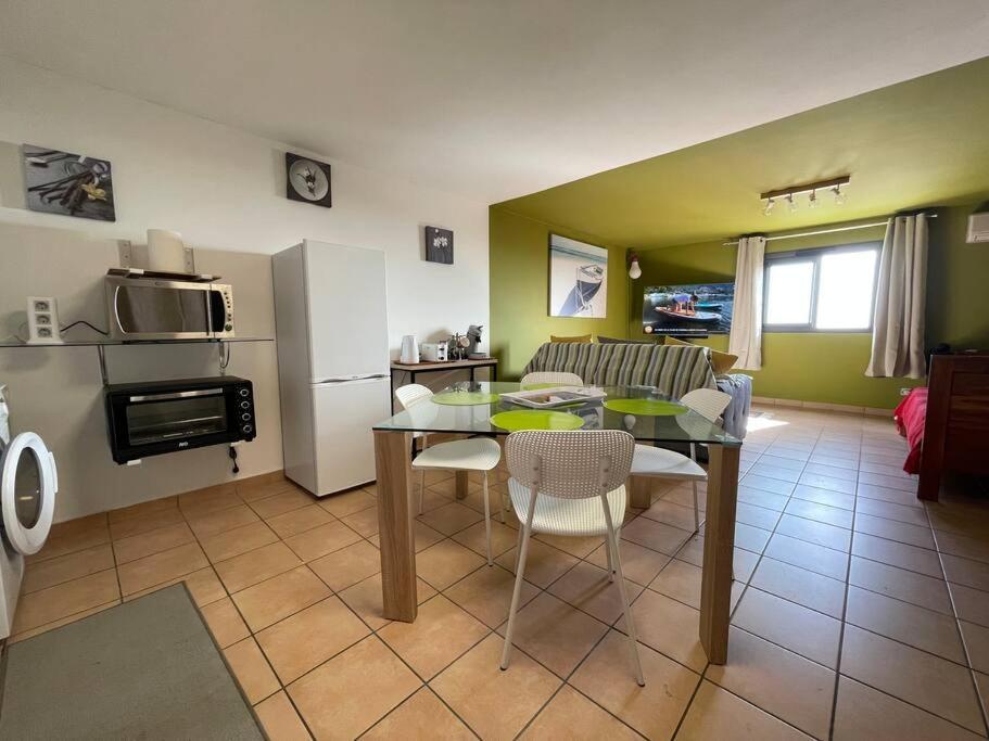 Immense Studio 51 Jusqu'A 4 Personnes Avec Vue Mer แซงต์-เดอนี ภายนอก รูปภาพ
